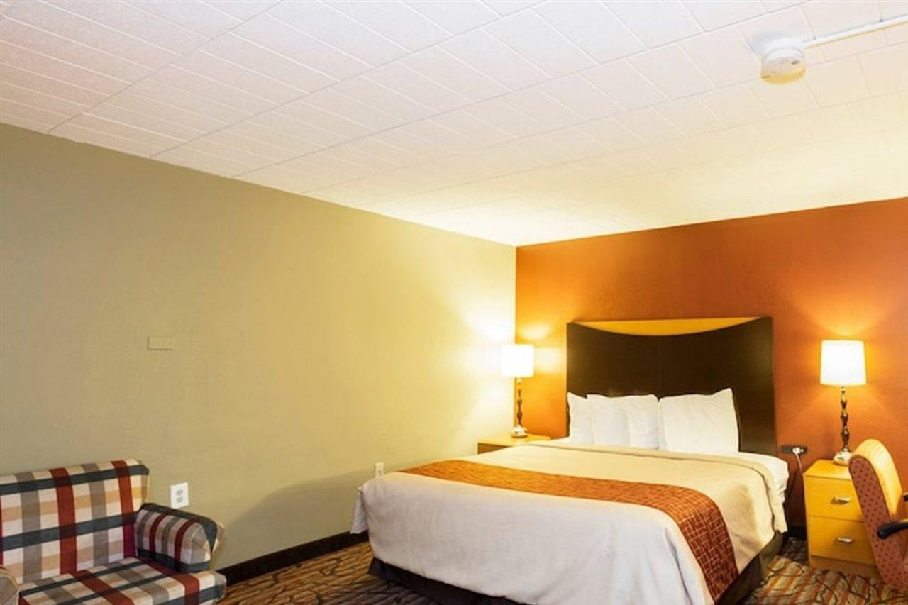 Red Roof Inn Baltimore Northwest Екстериор снимка