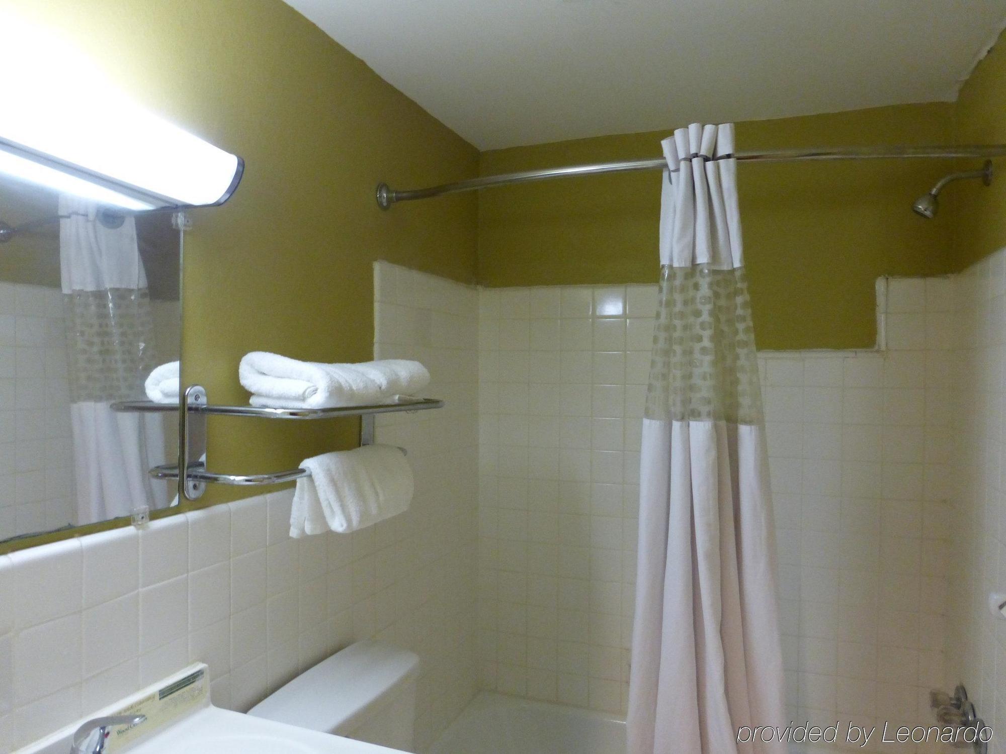 Red Roof Inn Baltimore Northwest Екстериор снимка